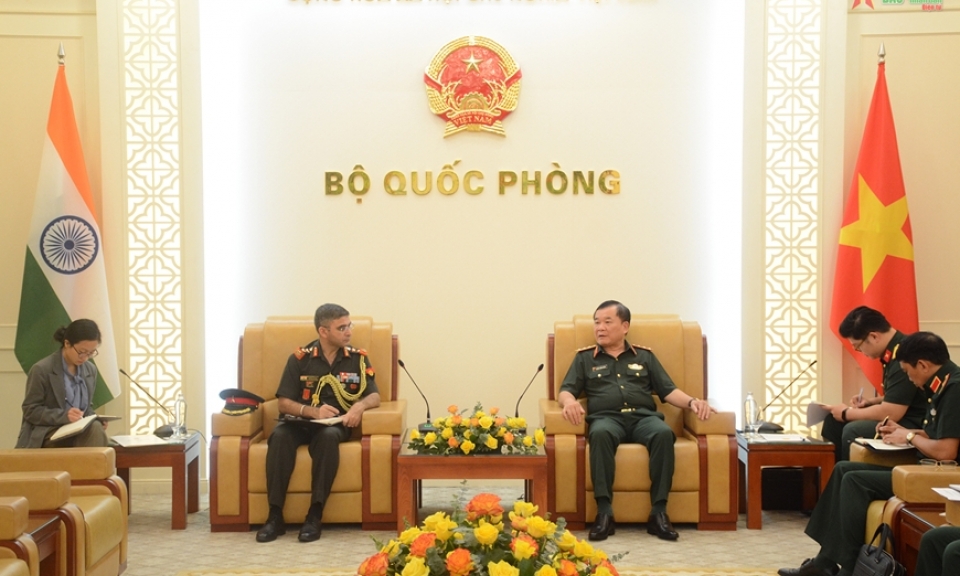 Thượng tướng Hoàng Xuân Chiến tiếp Tùy viên Quốc phòng Ấn Độ
